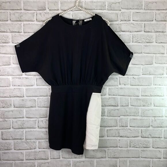 TCEC Women’s Romper Black White Slit Shoulder Size Small - Picture 1 of 13